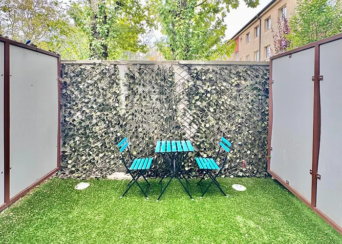 Moeblierte Mit Terrasse Bécs